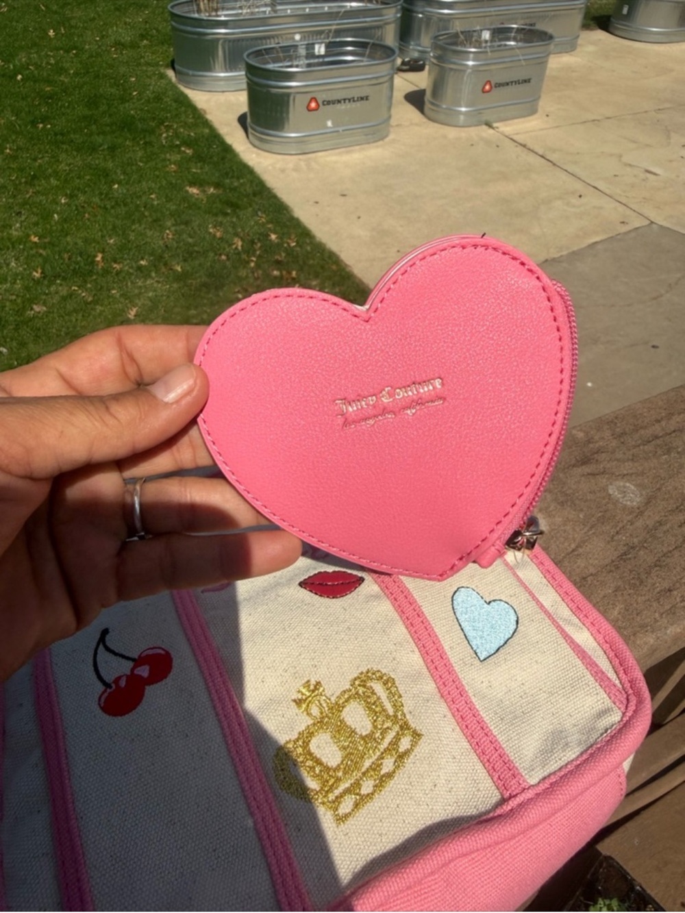 Juicy Couture NWT Embroidered Canvas Crossbody Bag w/Heart Pouch & Charms - Picture 4 of 10
